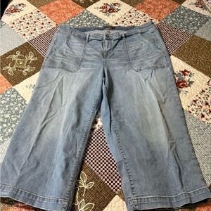 Torrid Light Blue Cropped Jeans